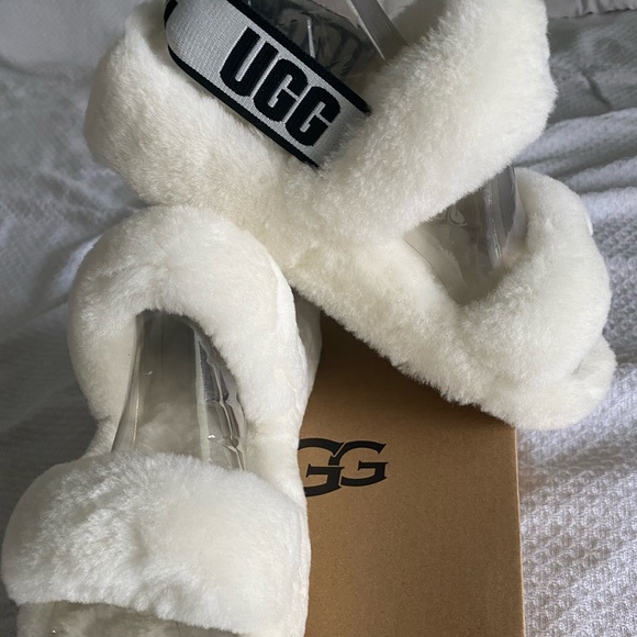 White UGG slides shoes slippers - Picture 4 of 4